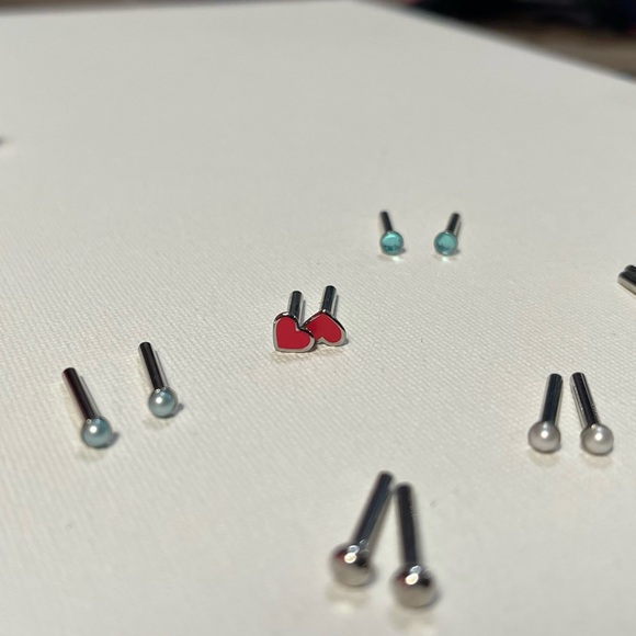 American Girl Rosy Glasses with Case for 18 inch doll & 14 sets of earrings - Picture 6 of 9